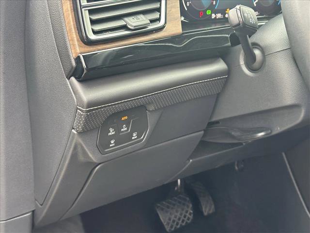 Used 2025 Volkswagen Atlas SE image 19