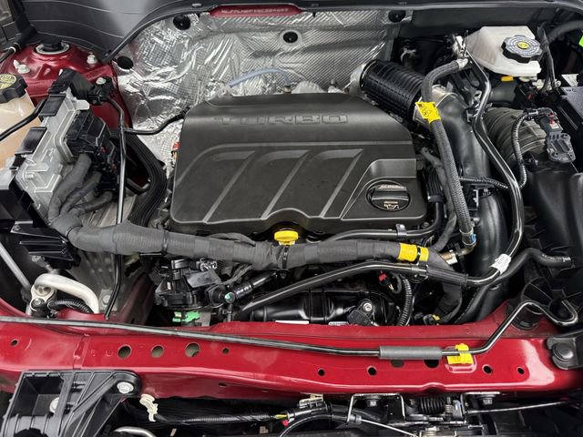 Used 2025 Chevrolet Trax LT FWD image 34
