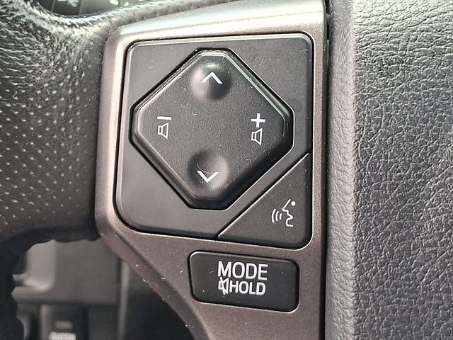 Used 2017 Toyota Tacoma TRD Off-Road w/ Tow Package AWD/4WD image 21