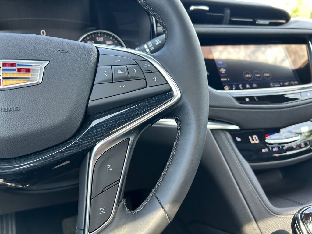 Certified 2025 Cadillac XT5 Premium Luxury AWD/4WD image 17