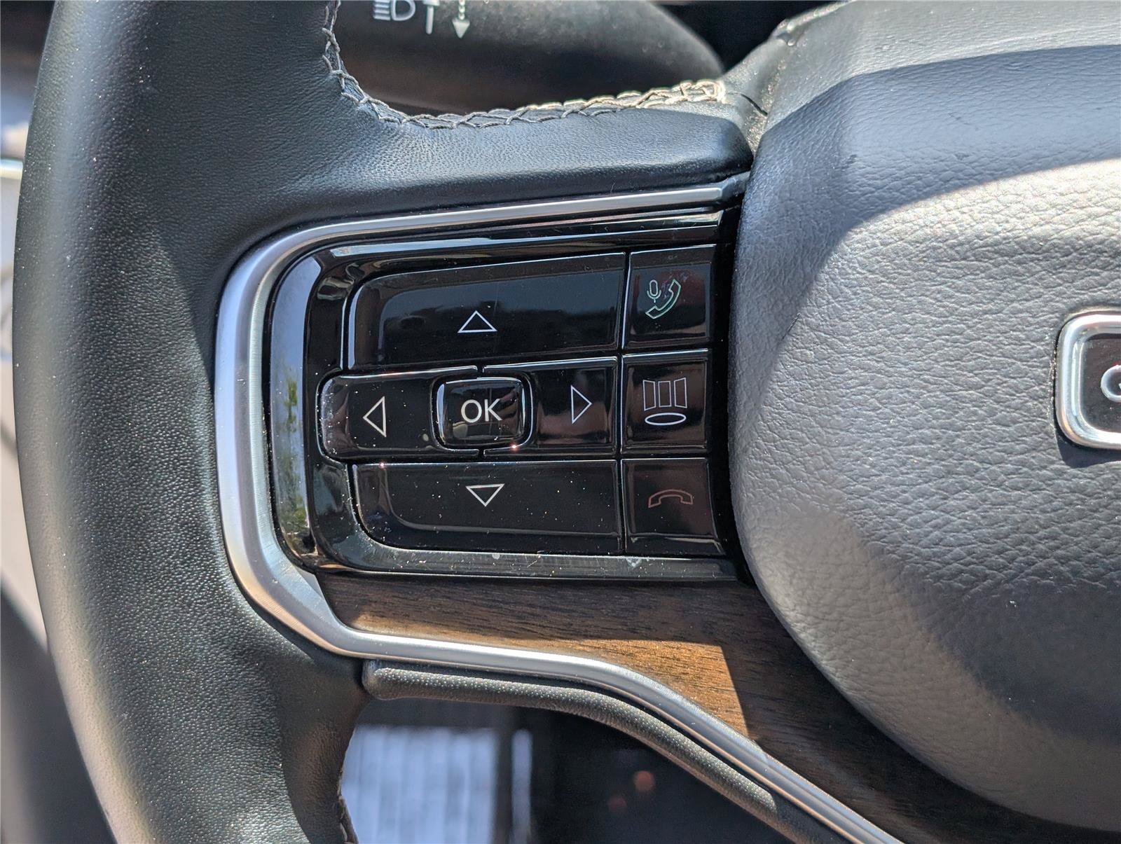 Used 2022 Jeep Grand Wagoneer Series I AWD/4WD image 28