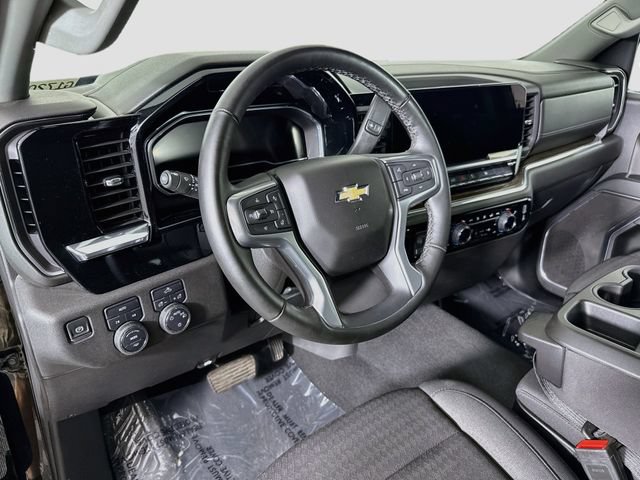 Used 2025 Chevrolet Silverado 1500 LT AWD/4WD image 9