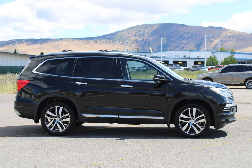 Used 2017 Honda Pilot Touring image 7