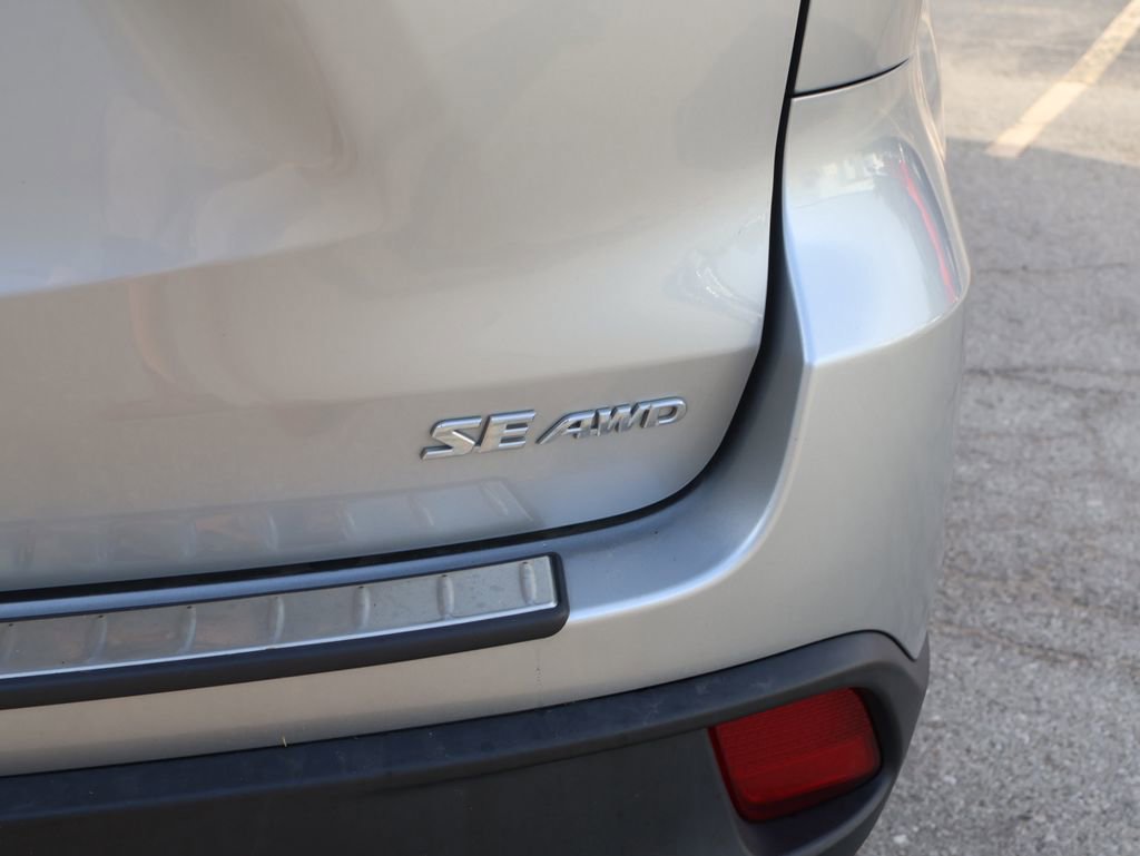 Used 2017 Toyota Highlander SE image 8