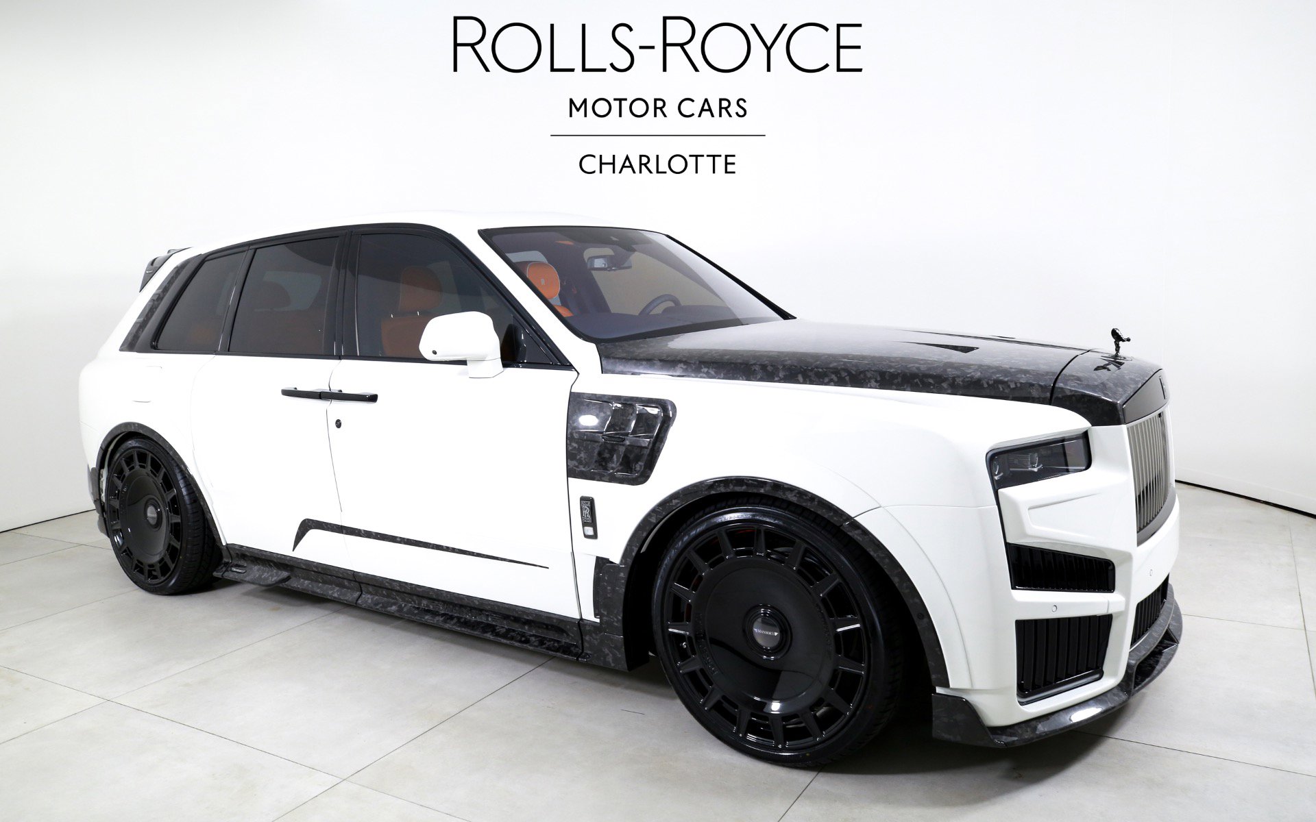 Used 2025 Rolls-Royce Cullinan Black Badge image 5