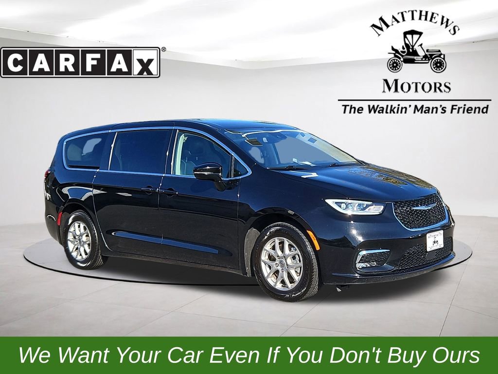 Used 2024 Chrysler Pacifica Touring-L