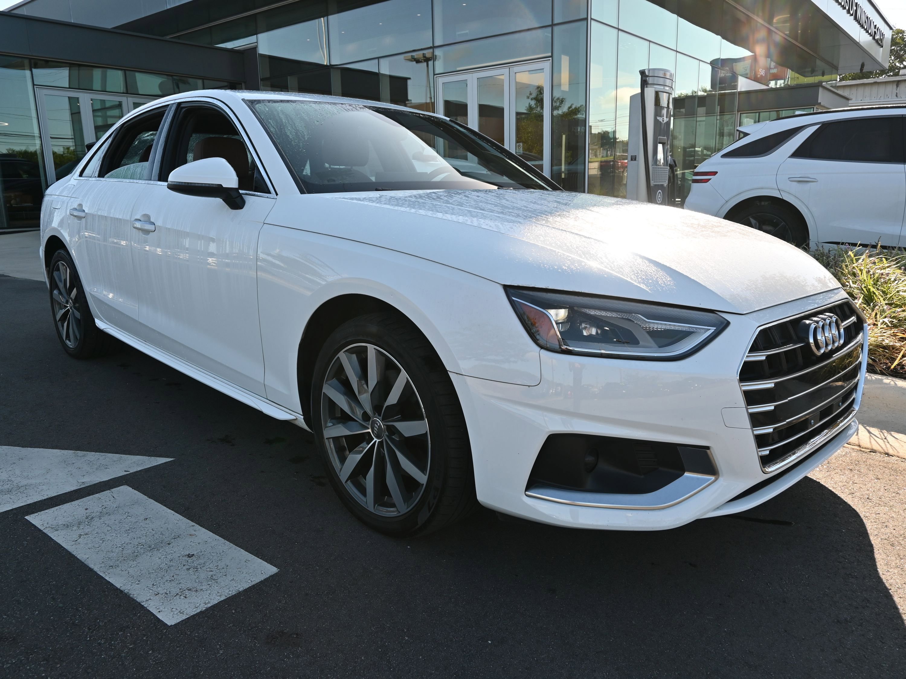 Used 2020 Audi A4 2.0T Premium w/ Convenience Package image 4