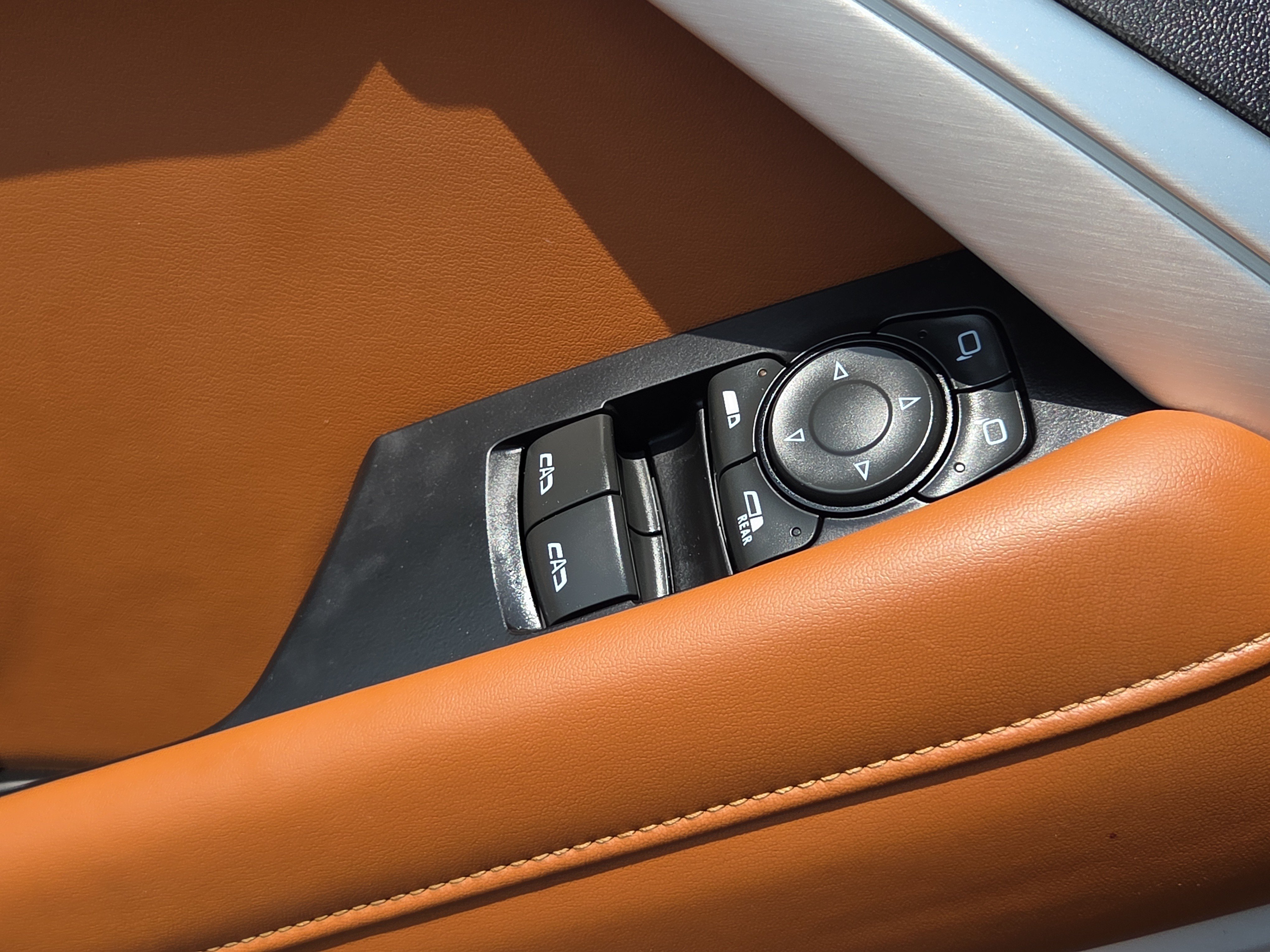 Used 2020 Chevrolet Camaro SS RWD image 40