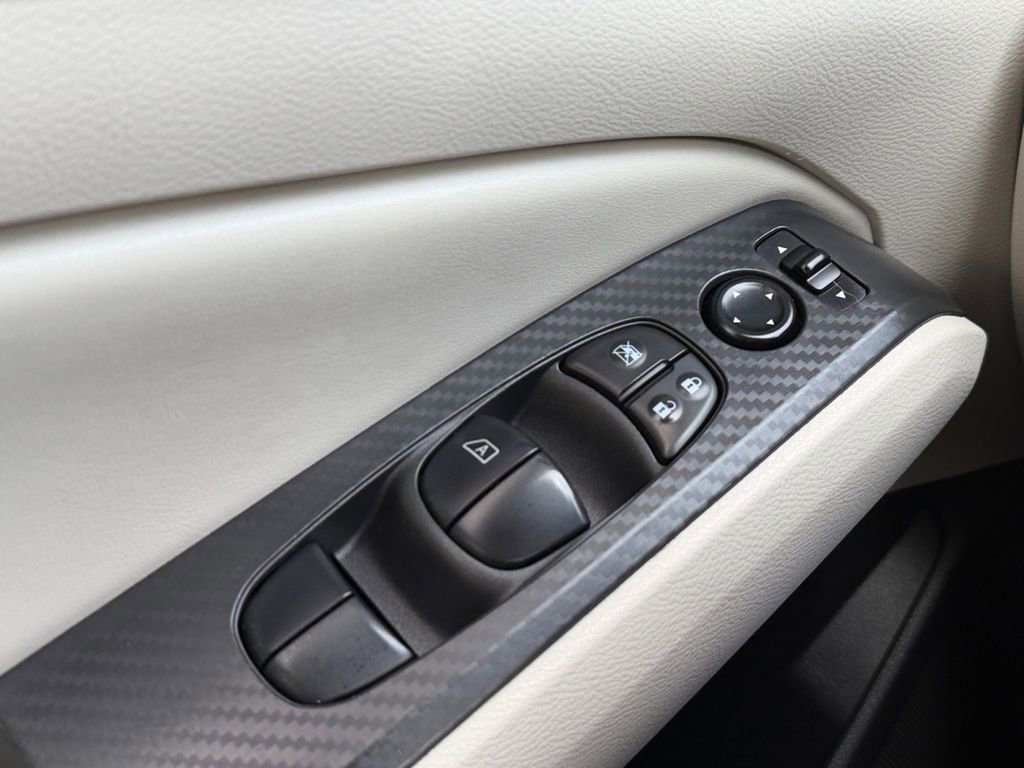 Used 2022 Nissan Altima 2.5 SV image 17