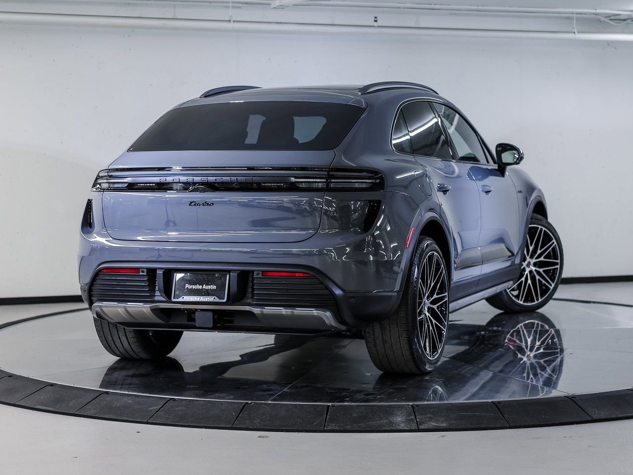 New 2026 Porsche Macan Turbo Electric image 7