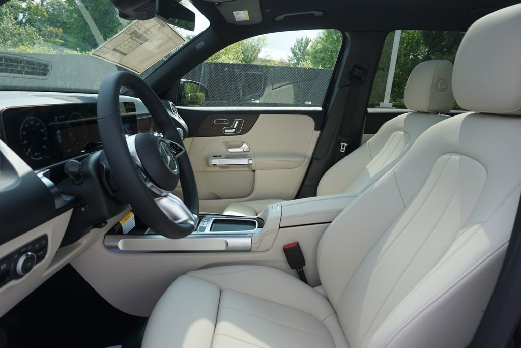 New 2025 Mercedes-Benz GLB 250 4MATIC image 9