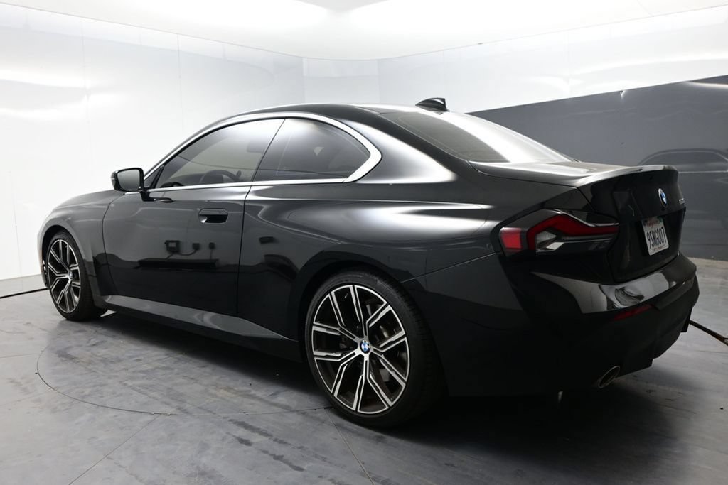 Used 2022 BMW 230i Coupe w/ Convenience Package RWD image 9