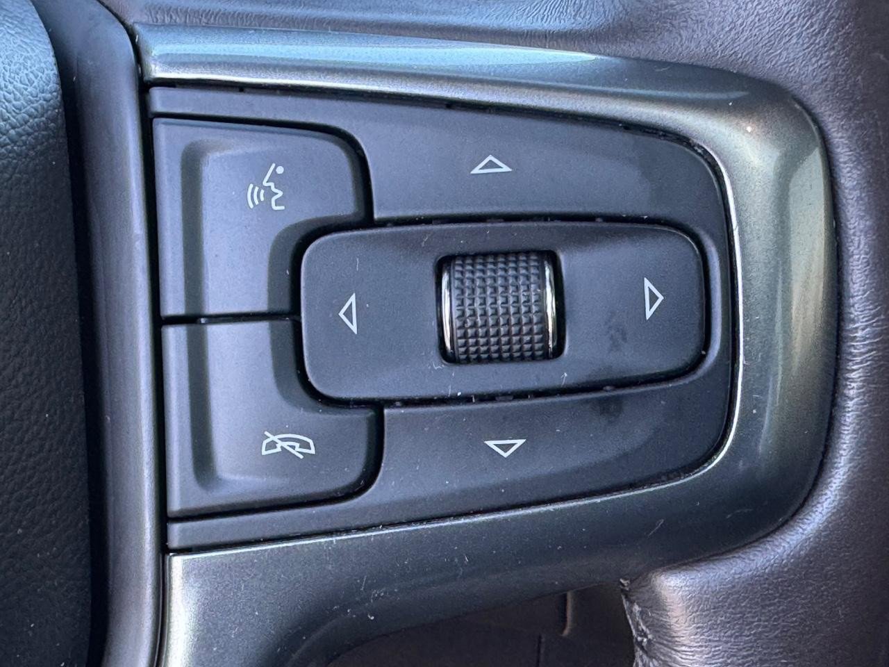 Used 2021 Chevrolet Suburban Z71 w/ Z71 Signature Package image 24