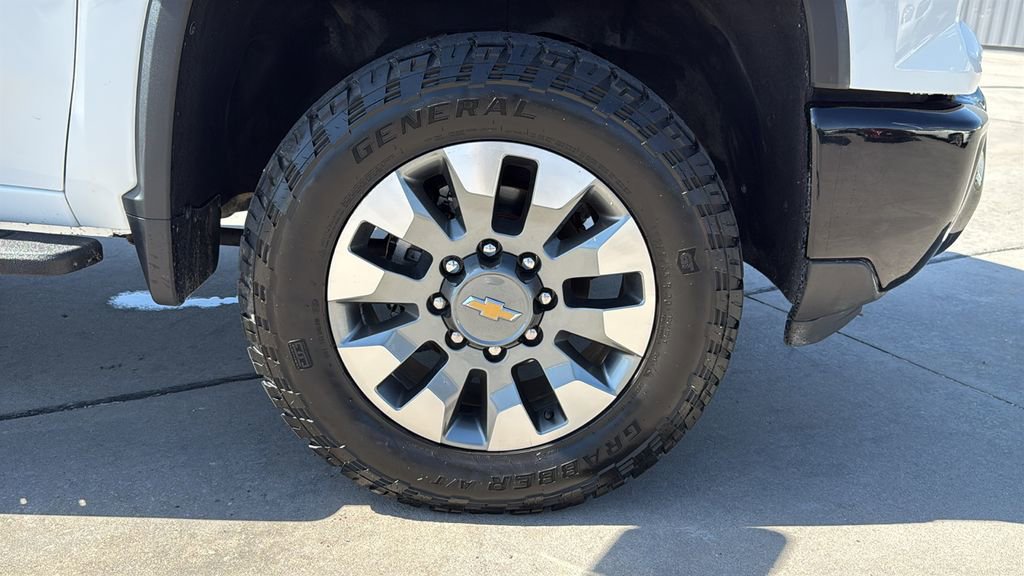 Used 2024 Chevrolet Silverado 2500 Custom w/ Custom Value Package image 33