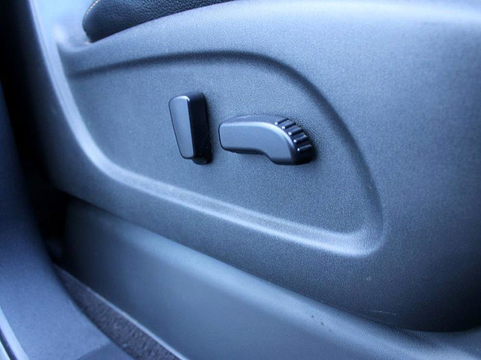 Used 2016 Nissan Titan SL image 29