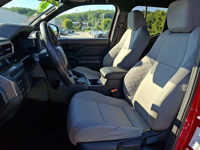 Certified 2024 Toyota Tacoma SR5 AWD/4WD image 13