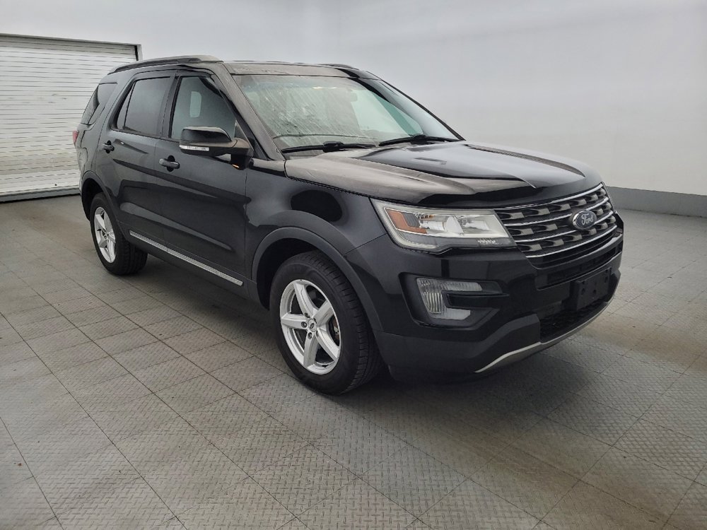 Used 2017 Ford Explorer XLT image 13