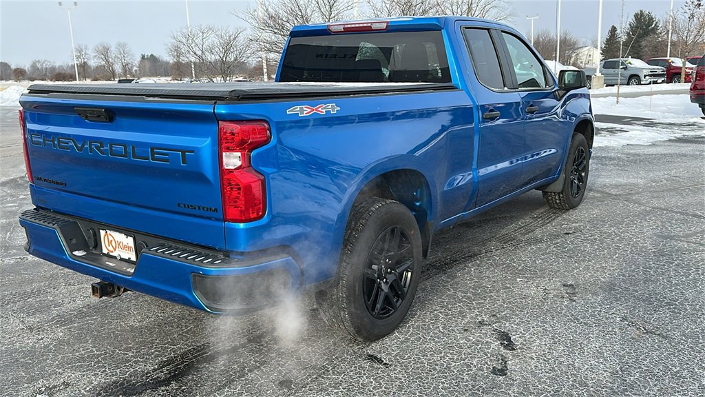 Certified 2023 Chevrolet Silverado 1500 Custom w/ LPO, Dark Essentials Package image 9