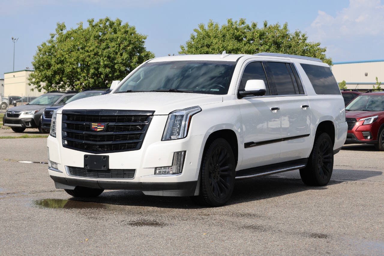 Used 2019 Cadillac Escalade ESV Luxury AWD/4WD image 6