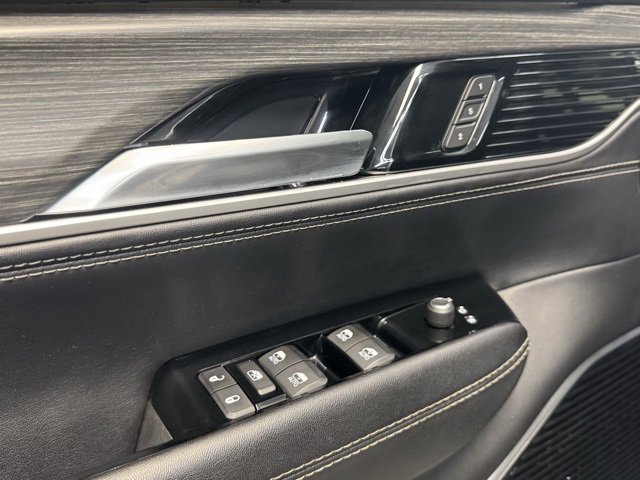 Used 2023 Jeep Wagoneer Series III w/ Premium Group I image 9