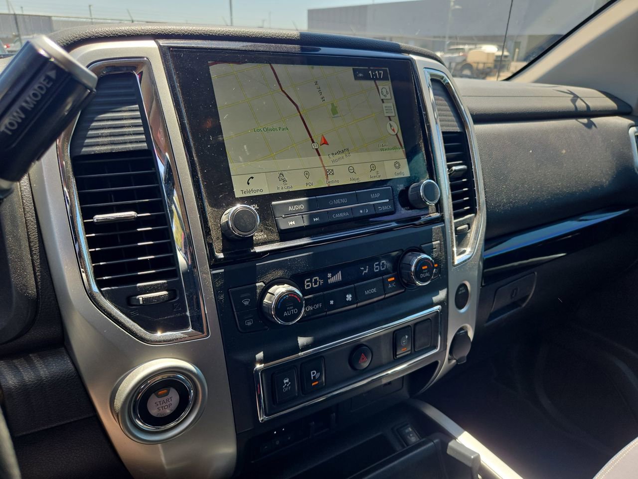 Used 2021 Nissan Titan SV w/ SV Convenience Package RWD image 11