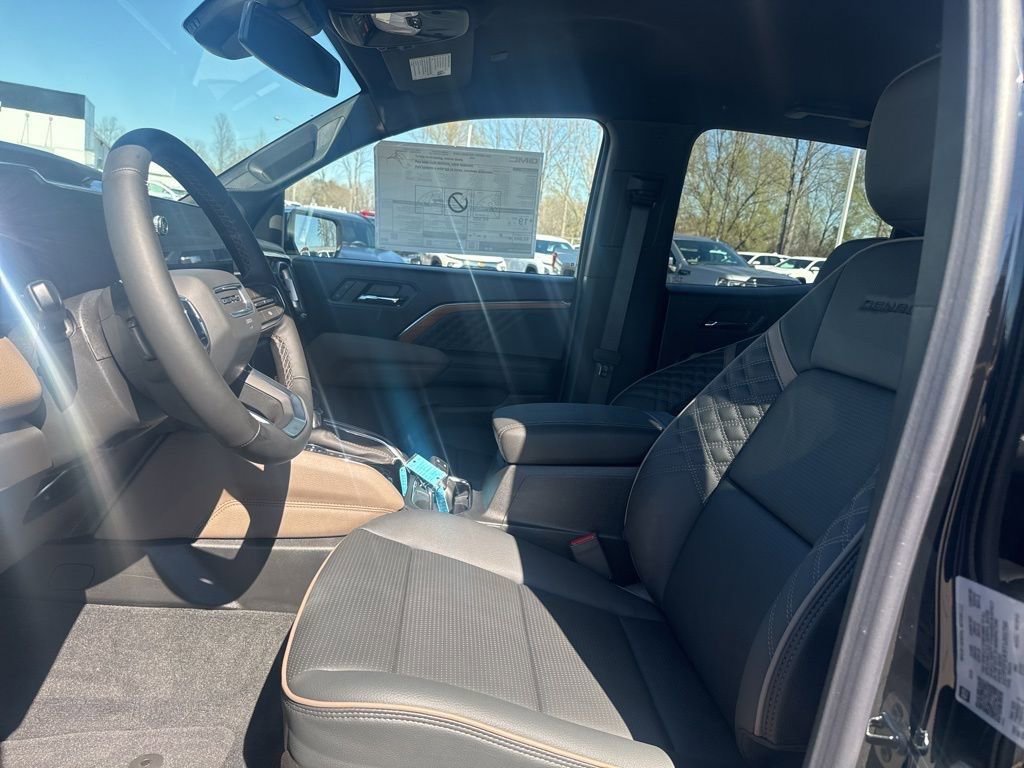 New 2026 GMC Canyon Denali AWD/4WD image 9