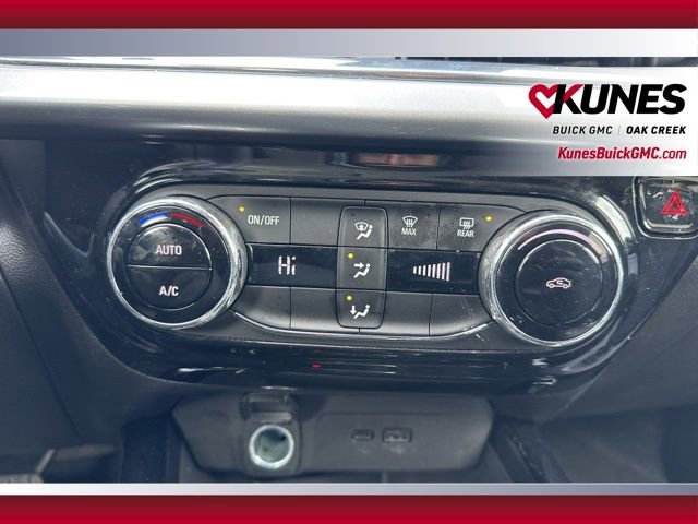 Used 2025 Chevrolet Trax LT image 17