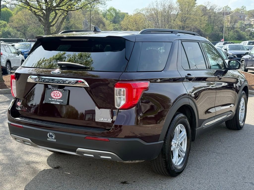 Used 2022 Ford Explorer XLT w/ Equipment Group 202A AWD/4WD image 8