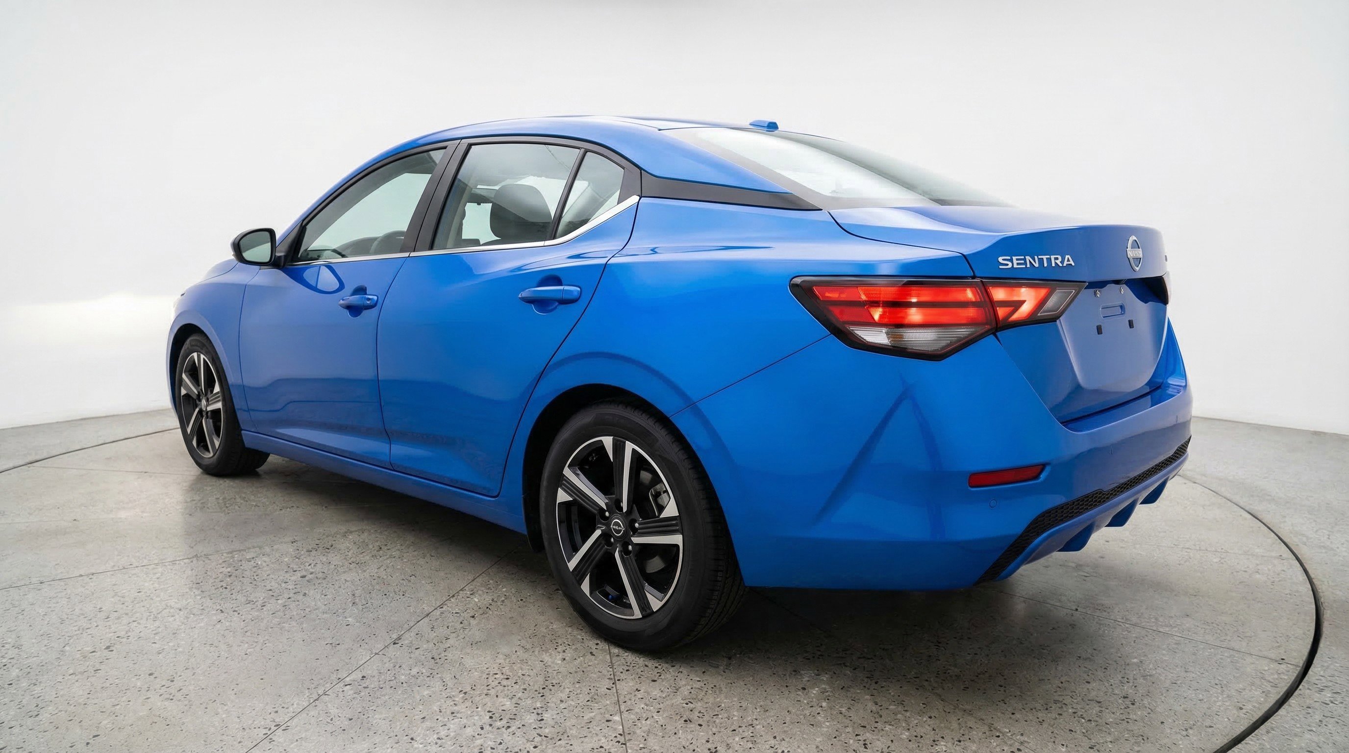 Used 2025 Nissan Sentra SV image 6