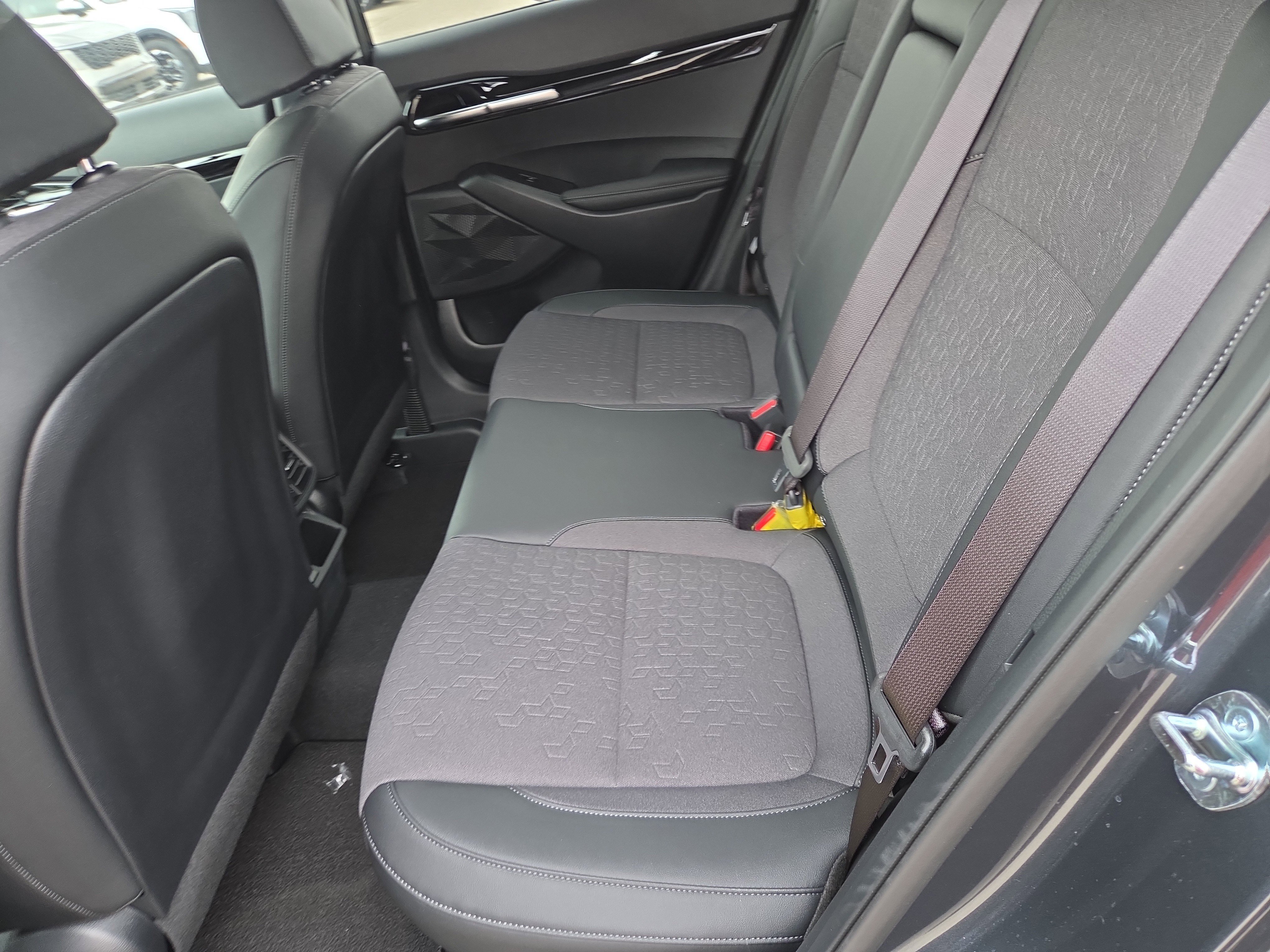 New 2026 Kia Seltos S FWD image 6