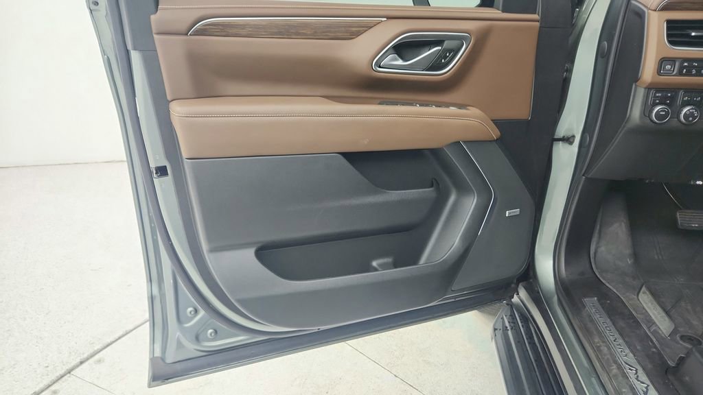 Certified 2023 Chevrolet Tahoe High Country AWD/4WD image 26