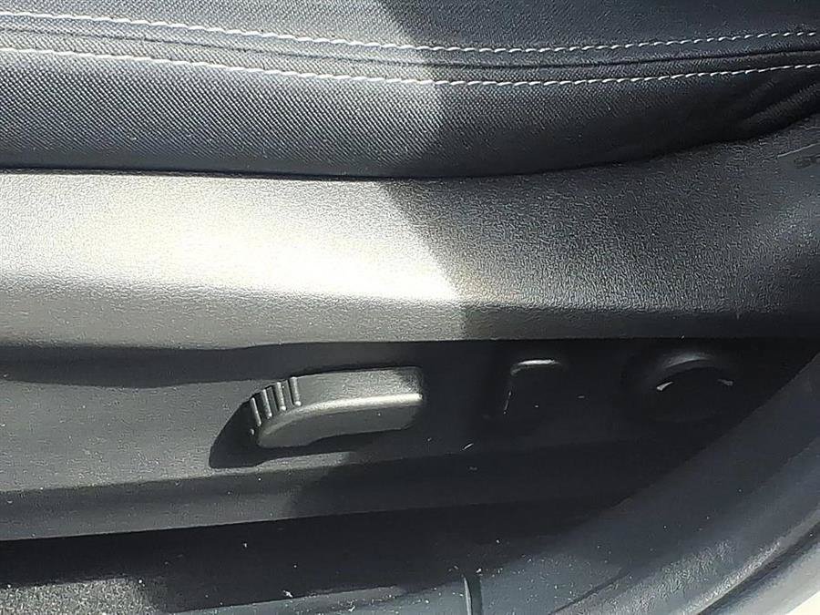 Used 2023 Subaru Outback Premium AWD/4WD image 16