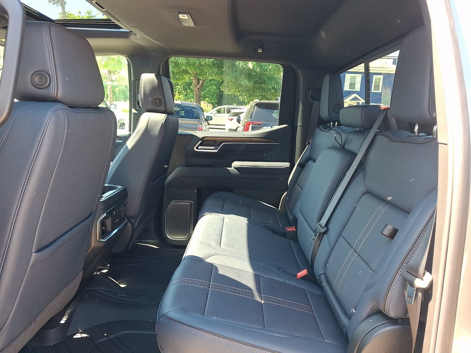 New 2026 Chevrolet Silverado 1500 High Country w/ High Country Premium Package AWD/4WD image 10