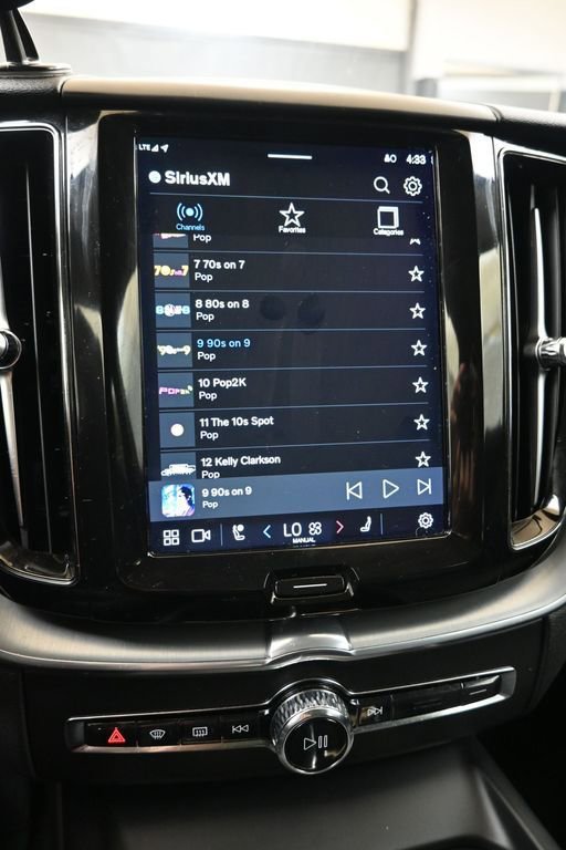 Certified 2023 Volvo XC60 B5 Core image 27