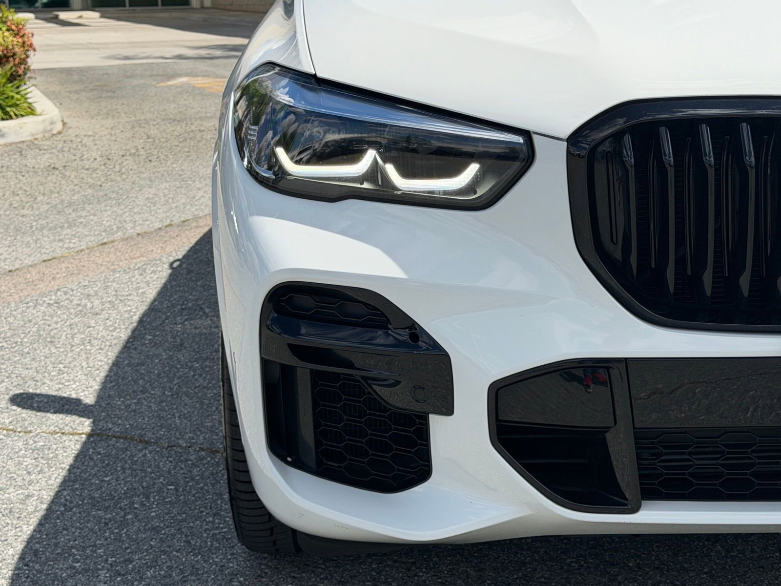 Certified 2022 BMW X5 xDrive40i w/ M Sport Package image 13