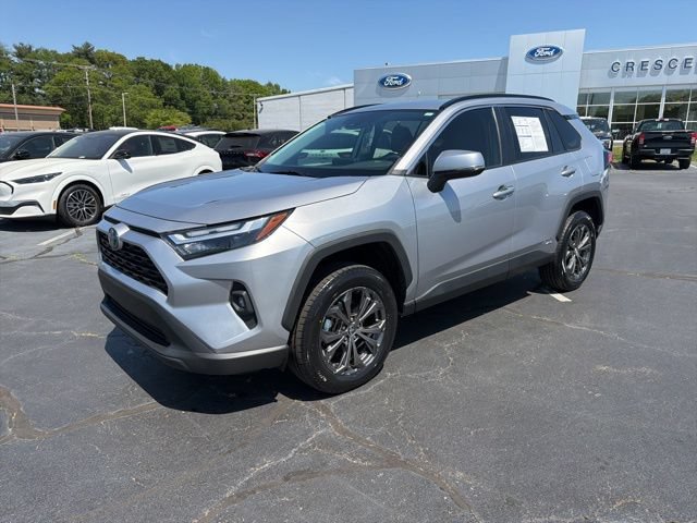 Used 2023 Toyota RAV4 XLE Premium AWD/4WD image 3