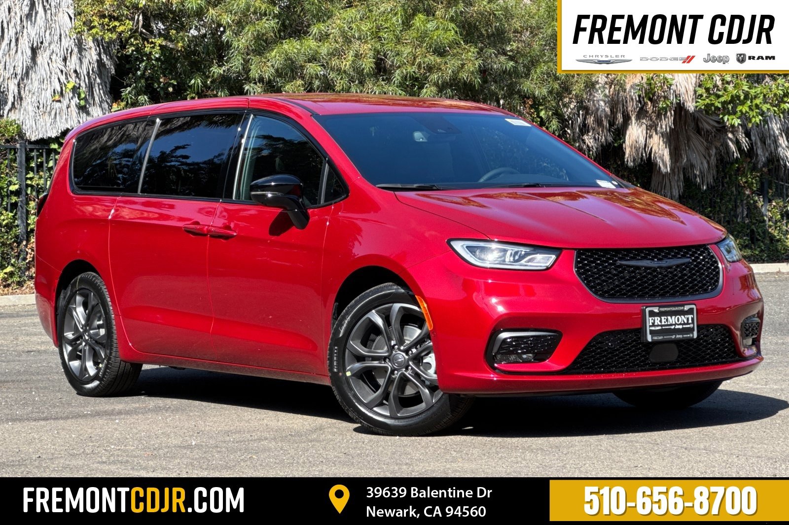 New 2026 Chrysler Pacifica Select