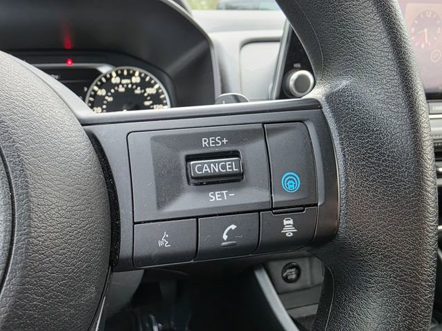 Used 2024 Nissan Rogue SV image 26