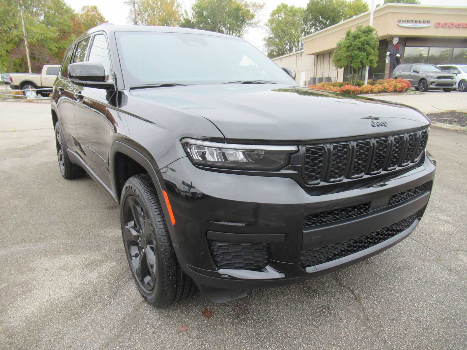 New 2025 Jeep Grand Cherokee L Altitude image 10