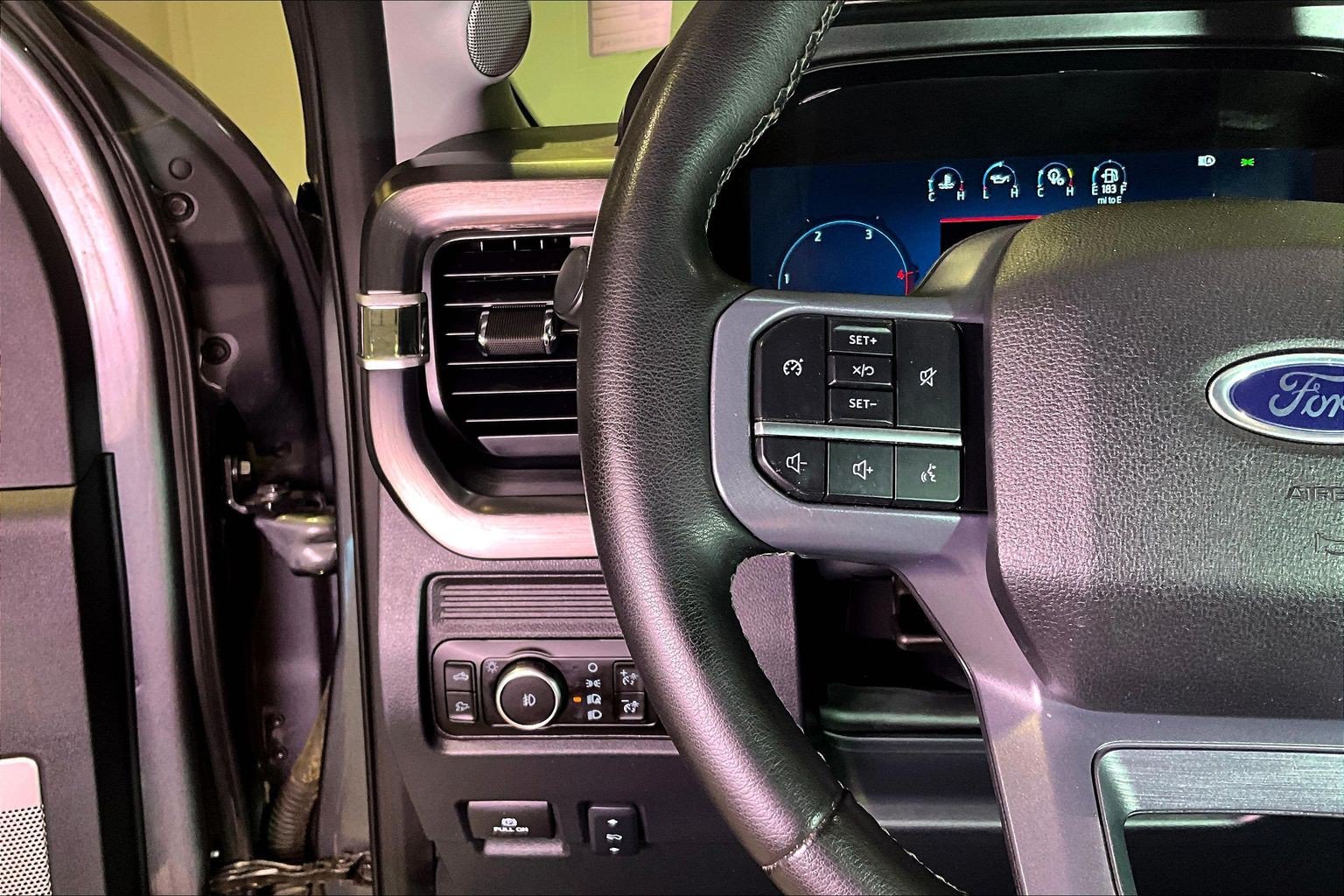 Used 2026 Ford F250 Lariat AWD/4WD image 13