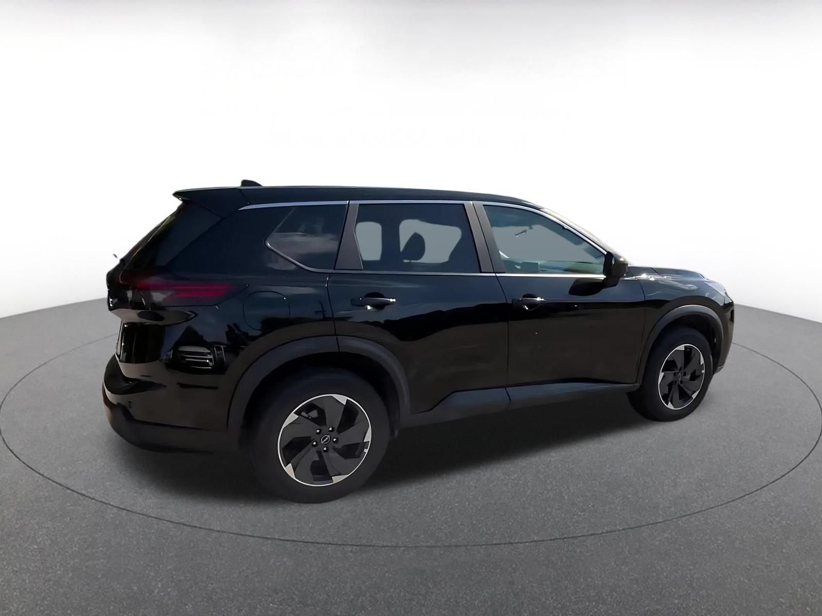 Used 2025 Nissan Rogue SV FWD image 12