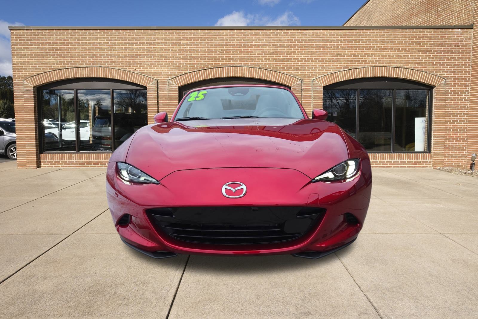 New 2025 MAZDA MX-5 Miata RF Grand Touring RWD image 9