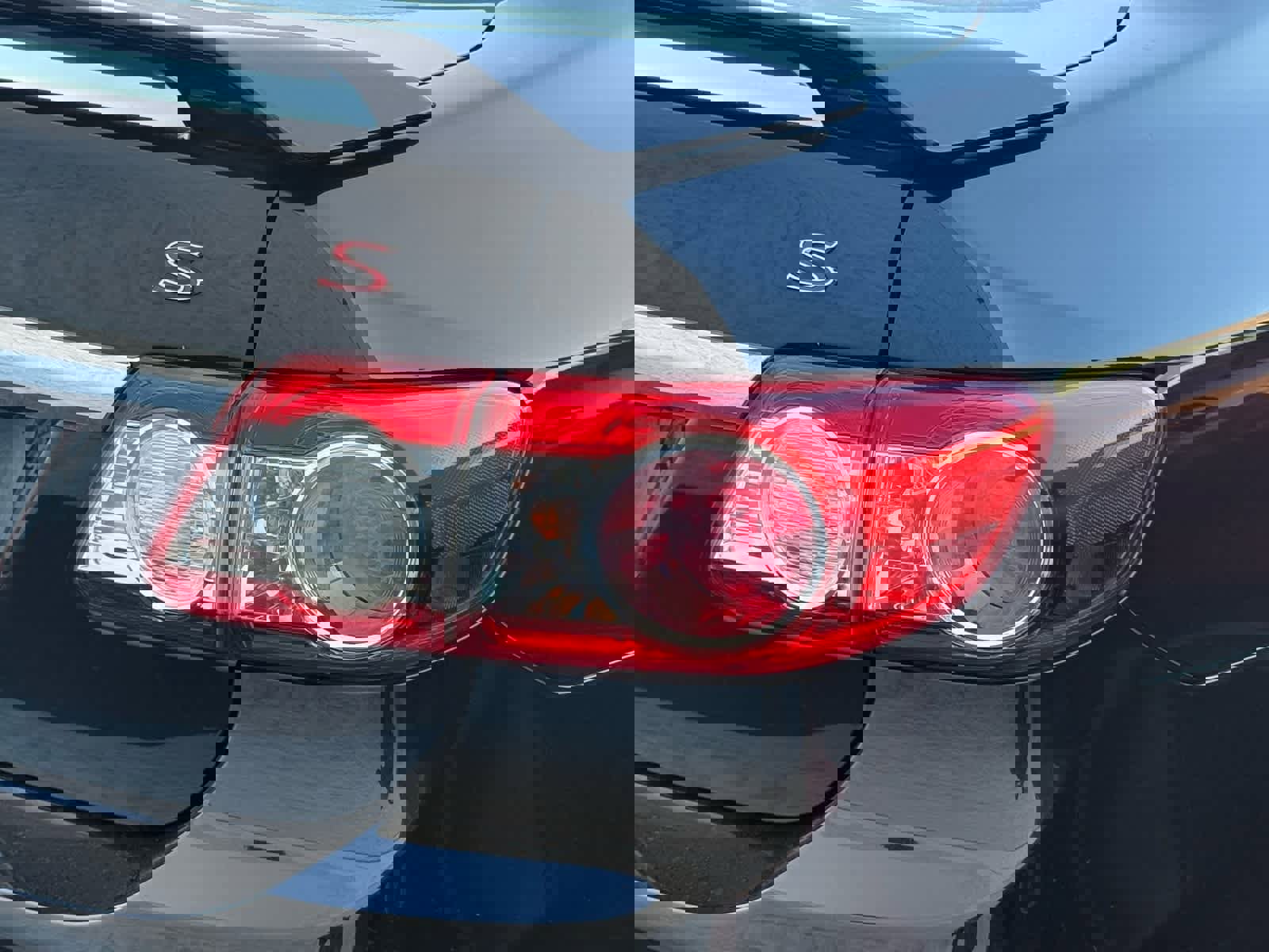 Used 2012 Toyota Corolla S image 17