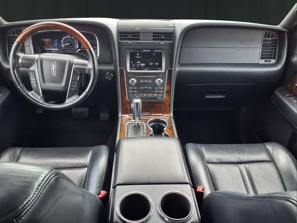 Used 2015 Lincoln Navigator L 2WD image 12
