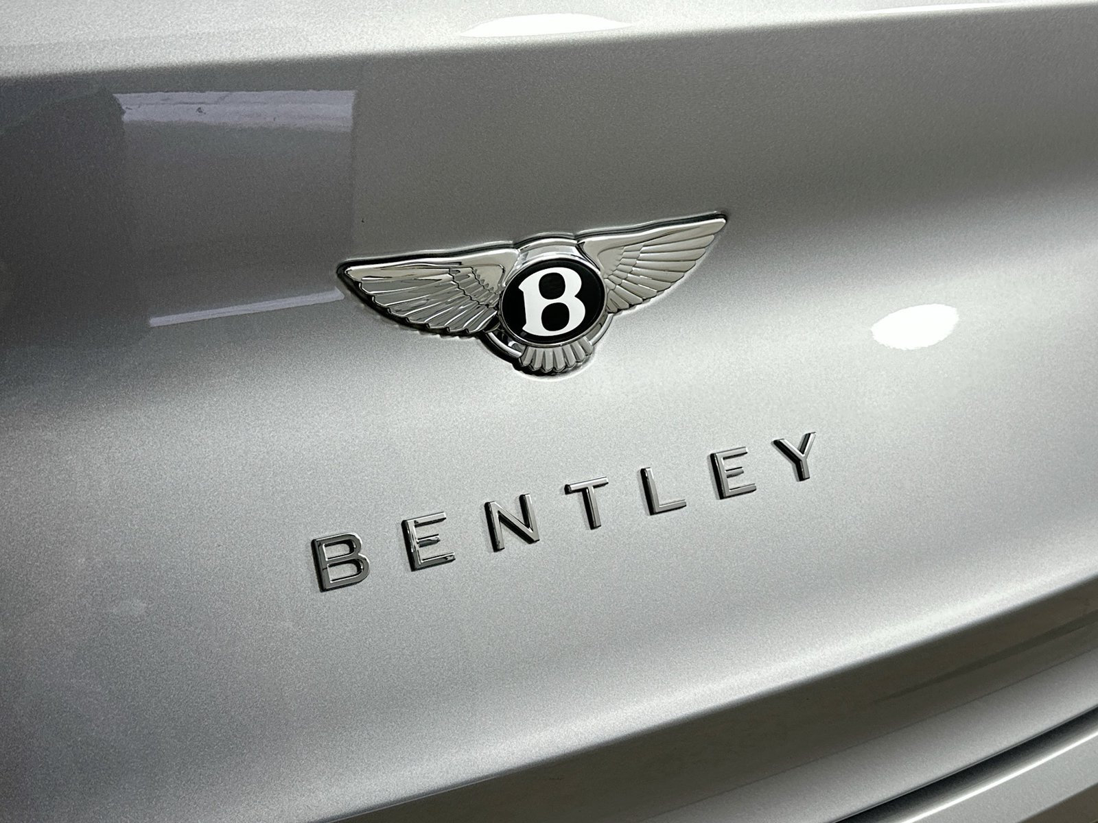 Used 2023 Bentley Bentayga Extended Wheelbase AWD/4WD image 65