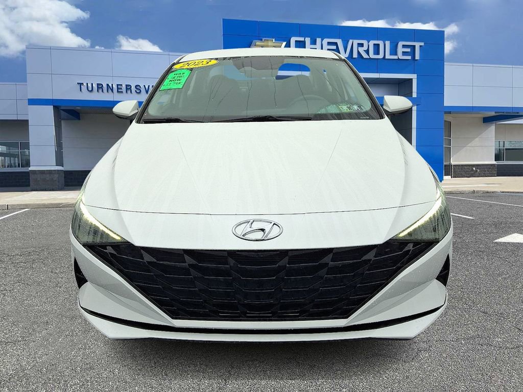 Used 2023 Hyundai Elantra SEL image 2