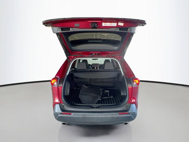 Used 2022 Toyota RAV4 XLE image 28