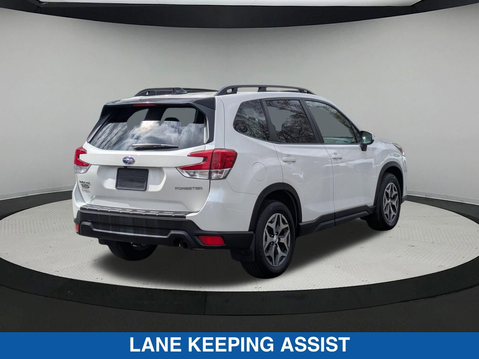 Used 2024 Subaru Forester Premium image 4