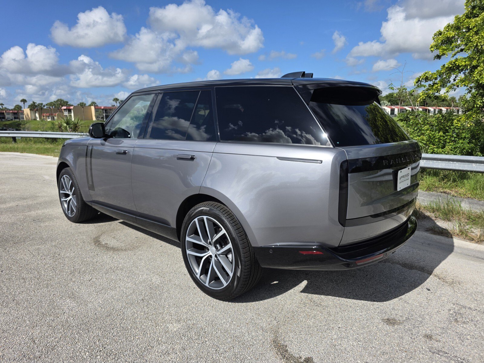 Certified 2024 Land Rover Range Rover SE AWD/4WD image 2