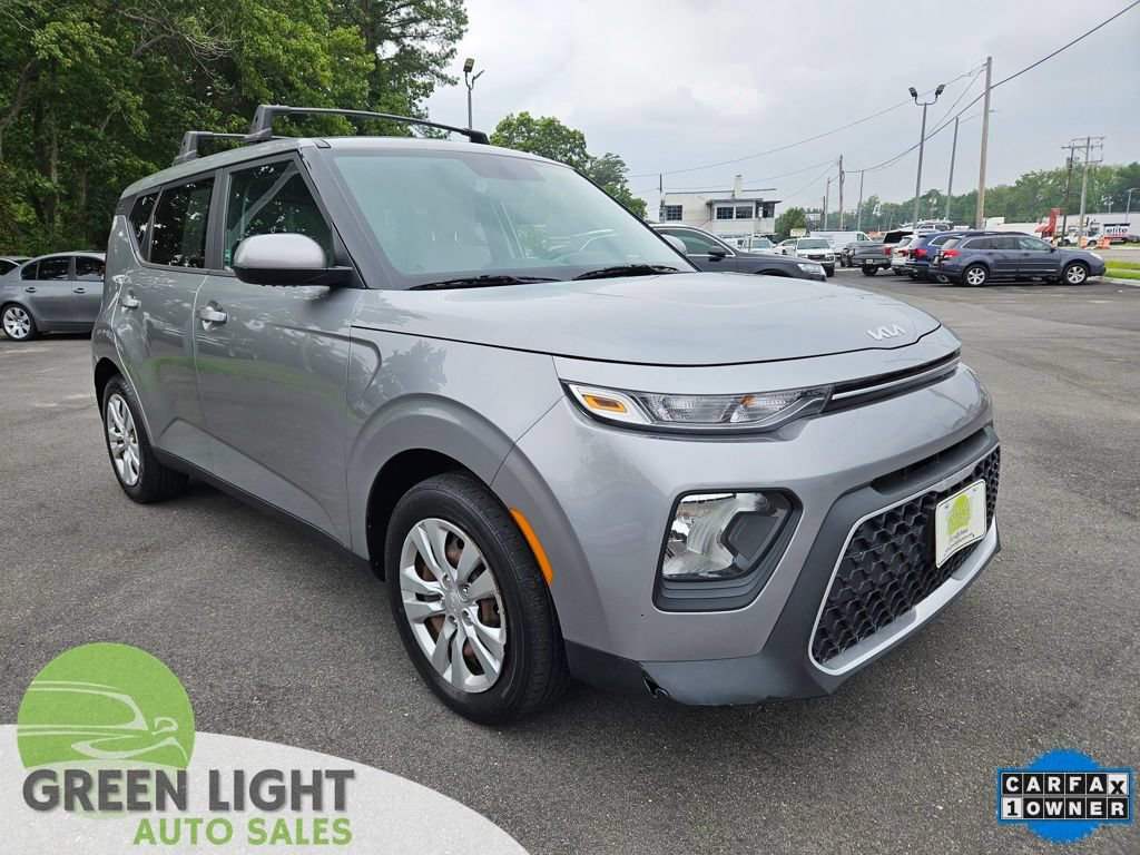 Used 2022 Kia Soul LX FWD image 3